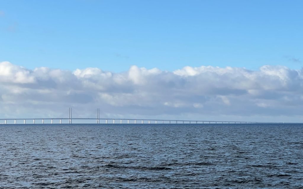 Øresundståg over de Øresundbrug van Kopenhagen naar Malmö.